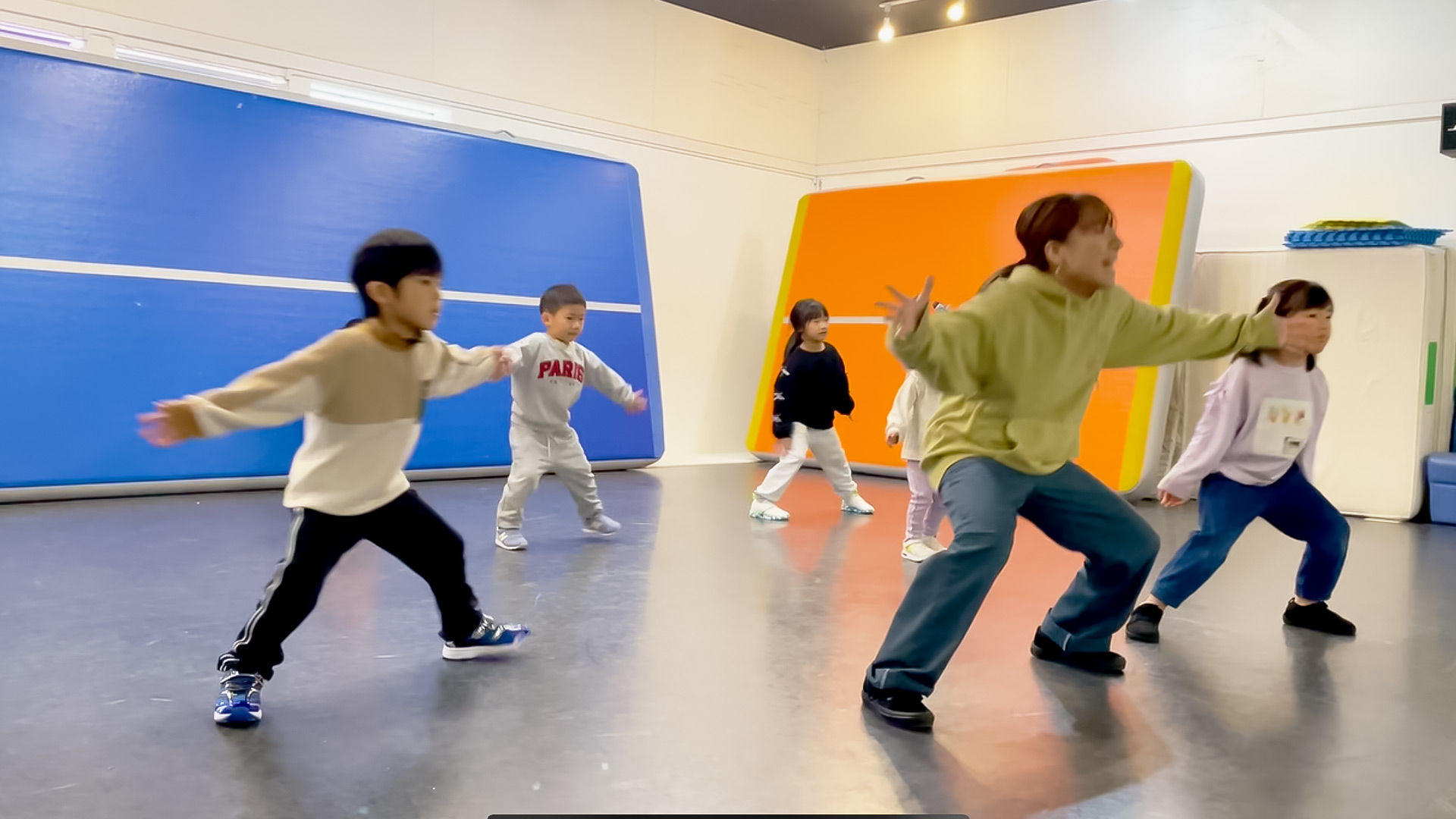 須磨ダンススタジオ 神戸市 須磨区 白川台 ストリートダンス 体操